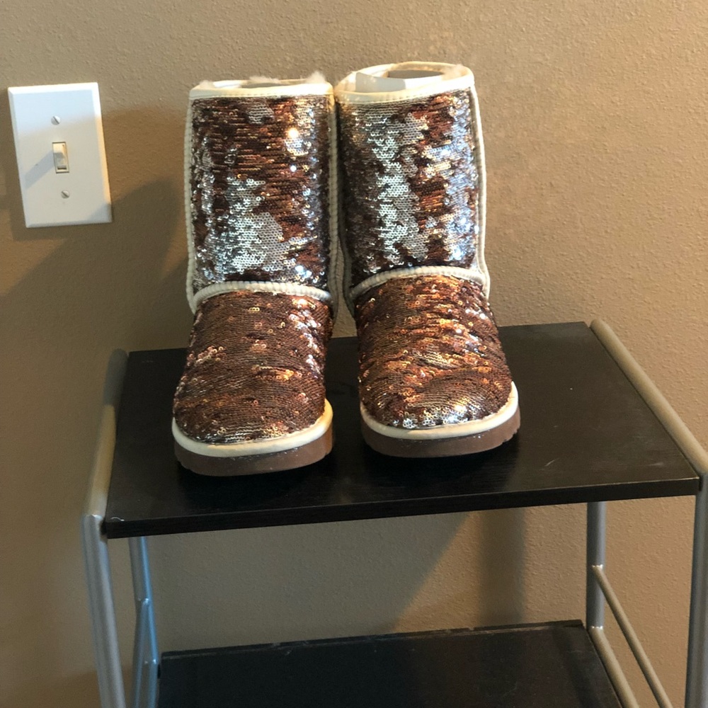 Two way sequin UGGS